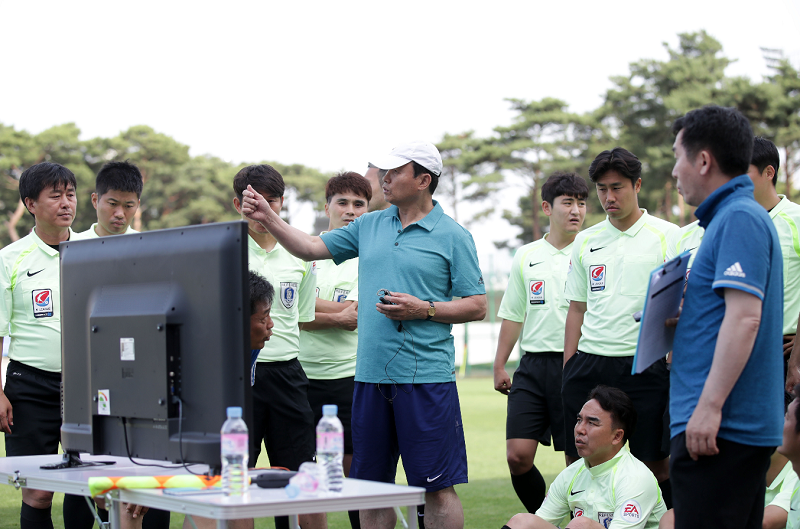 프로축구연맹 심판 VAR 보수 교육 현장